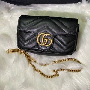 Gucci gg marmont matelassé super mini bag